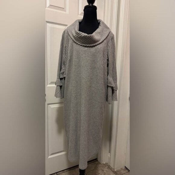Elegant Gray Women's Dress - Picture 1 of 10